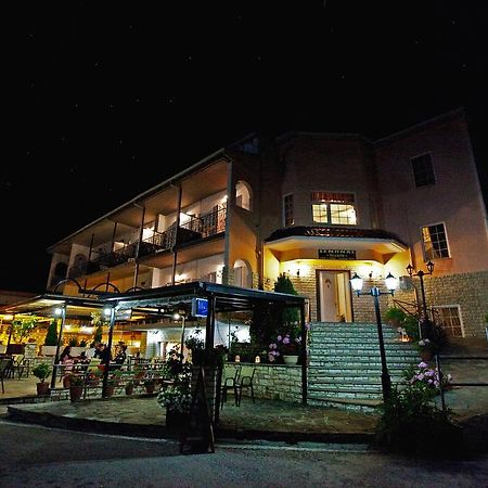 Χenonas Ziakos Hotel Amárantos Buitenkant foto