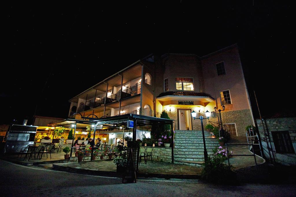 Χenonas Ziakos Hotel Amárantos Buitenkant foto