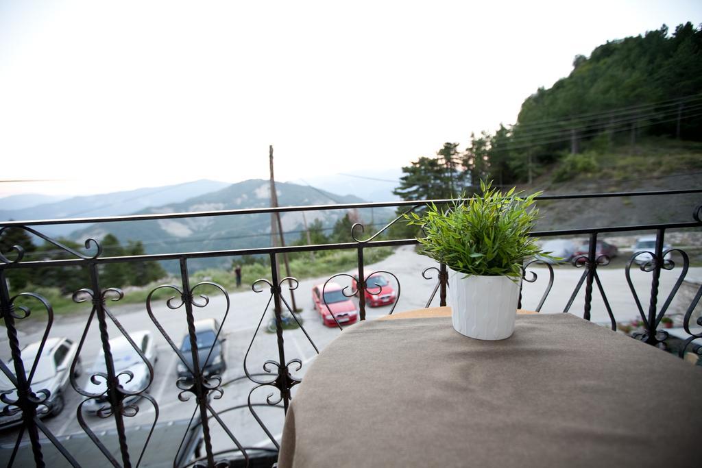 Χenonas Ziakos Hotel Amárantos Buitenkant foto