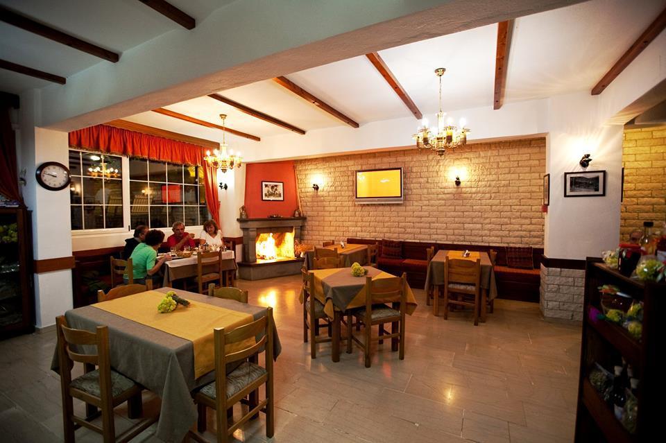 Χenonas Ziakos Hotel Amárantos Buitenkant foto