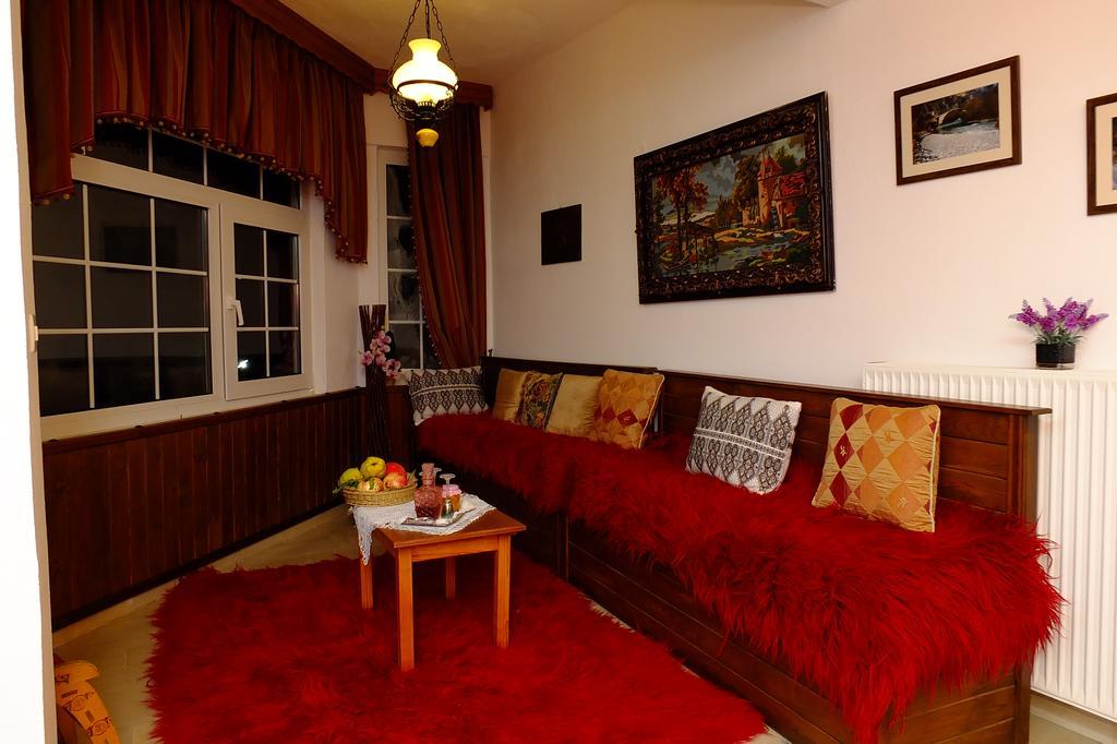 Χenonas Ziakos Hotel Amárantos Buitenkant foto