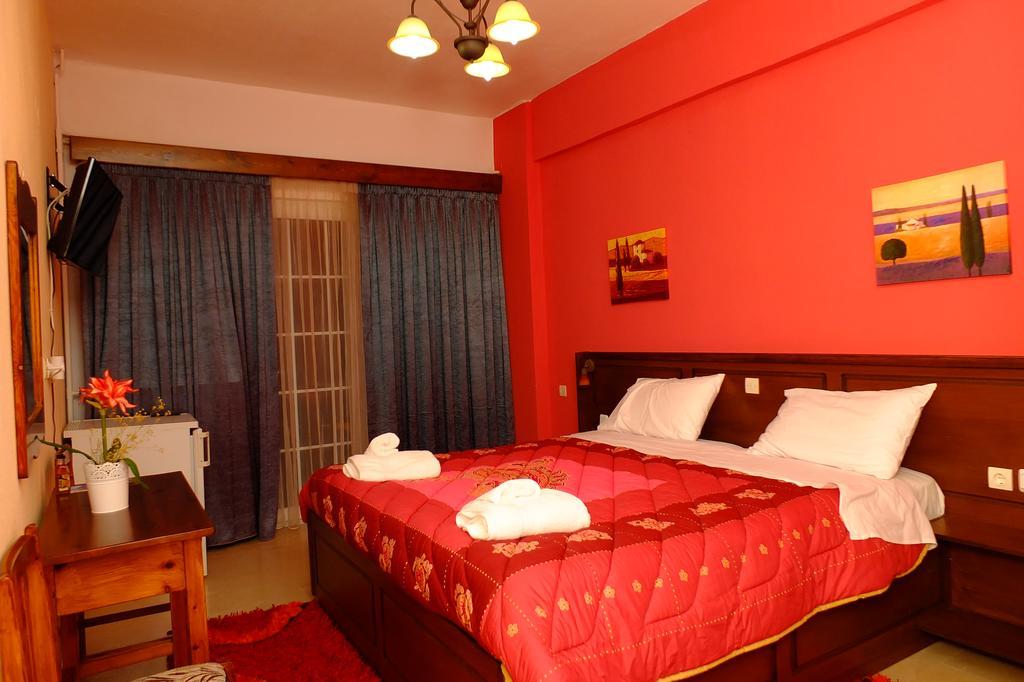 Χenonas Ziakos Hotel Amárantos Buitenkant foto